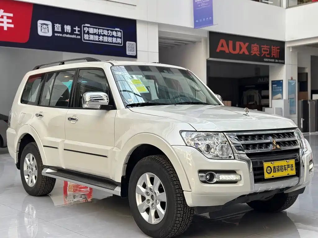 Pajero (Import) 3.0 L Auto