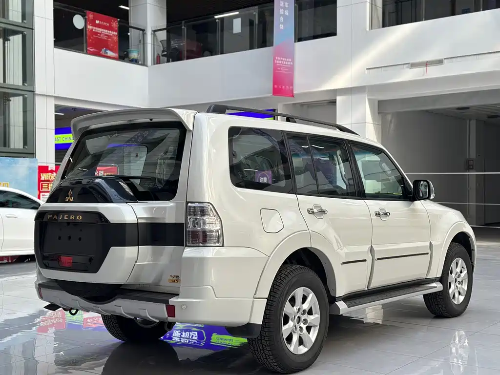 Pajero (Import) 3.0 L Auto