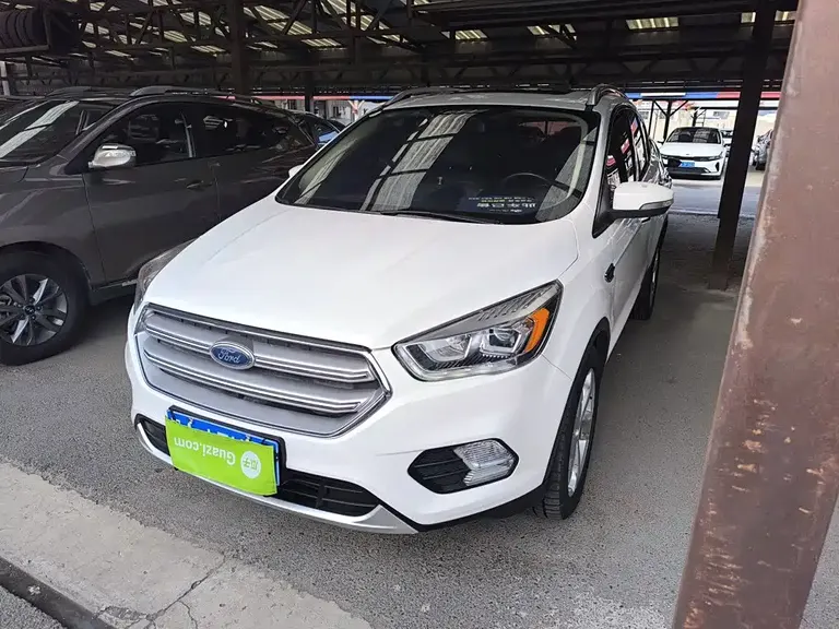 Ford Kuga EcoBoost 245 4 WD Platinum Wing