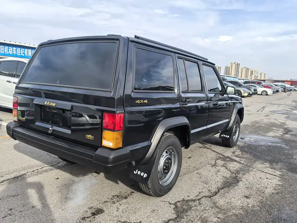 Beijing Jeep Beijing Jeep 95 2.5 L 4 WD