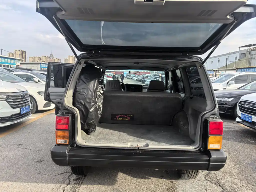 Beijing Jeep Beijing Jeep 95 2.5 L 4 WD