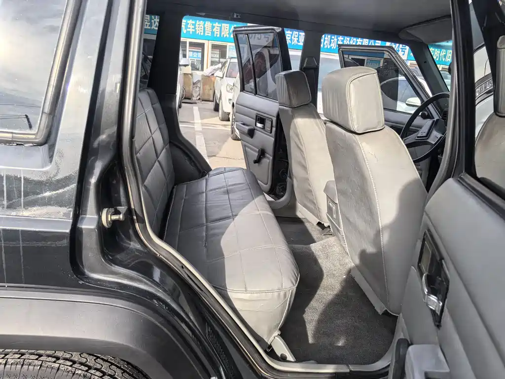 Beijing Jeep Beijing Jeep 95 2.5 L 4 WD