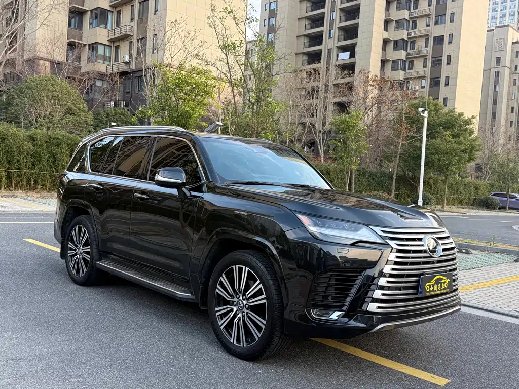 Lexus LX 600 Canada Spec