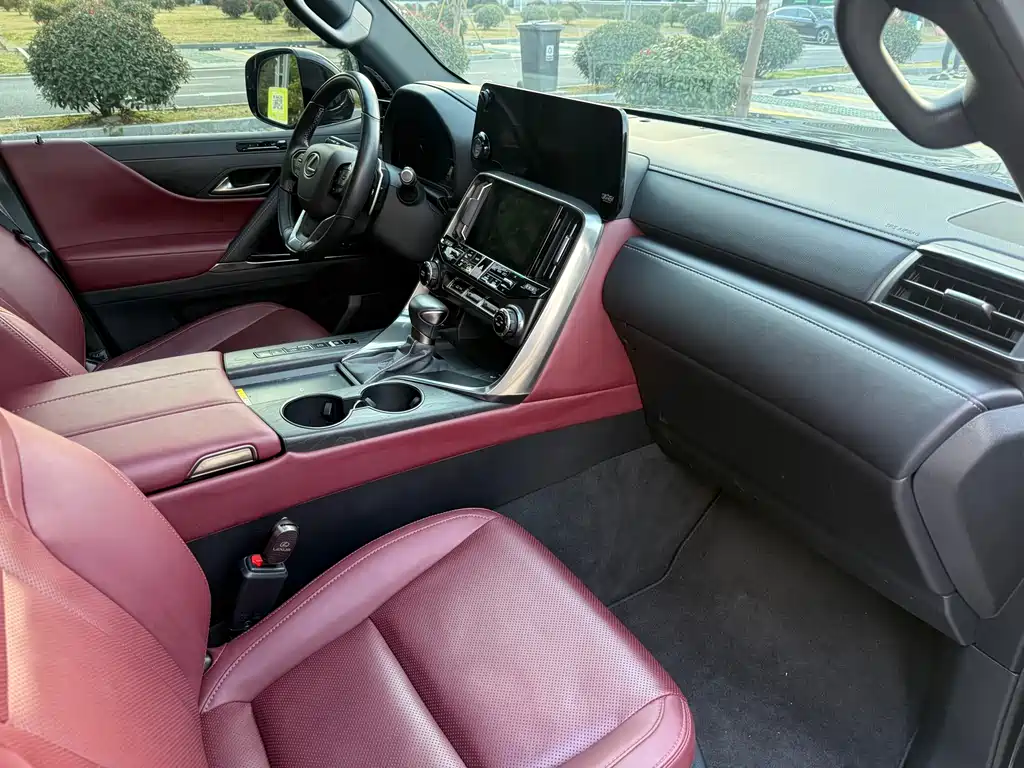 Lexus LX 600 Canada Spec