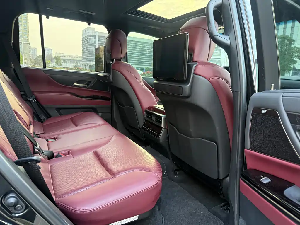 Lexus LX 600 Canada Spec