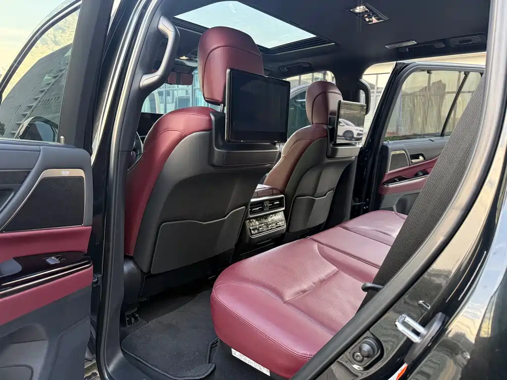 Lexus LX 600 Canada Spec