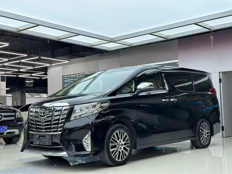 Toyota Alphard 3.5 L Distinguished