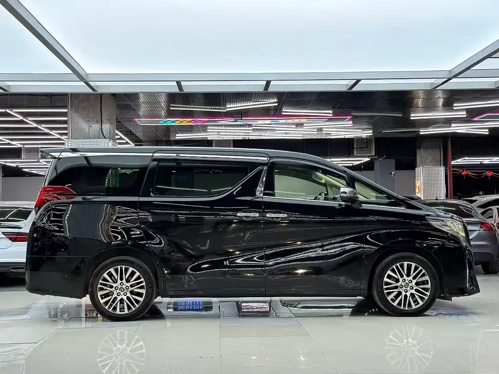Alphard 3.5 L Distinguished