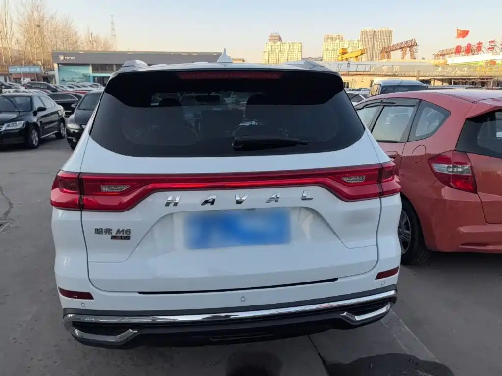 Haval M6 PLUS 1.5 T DCT Luxury Connected