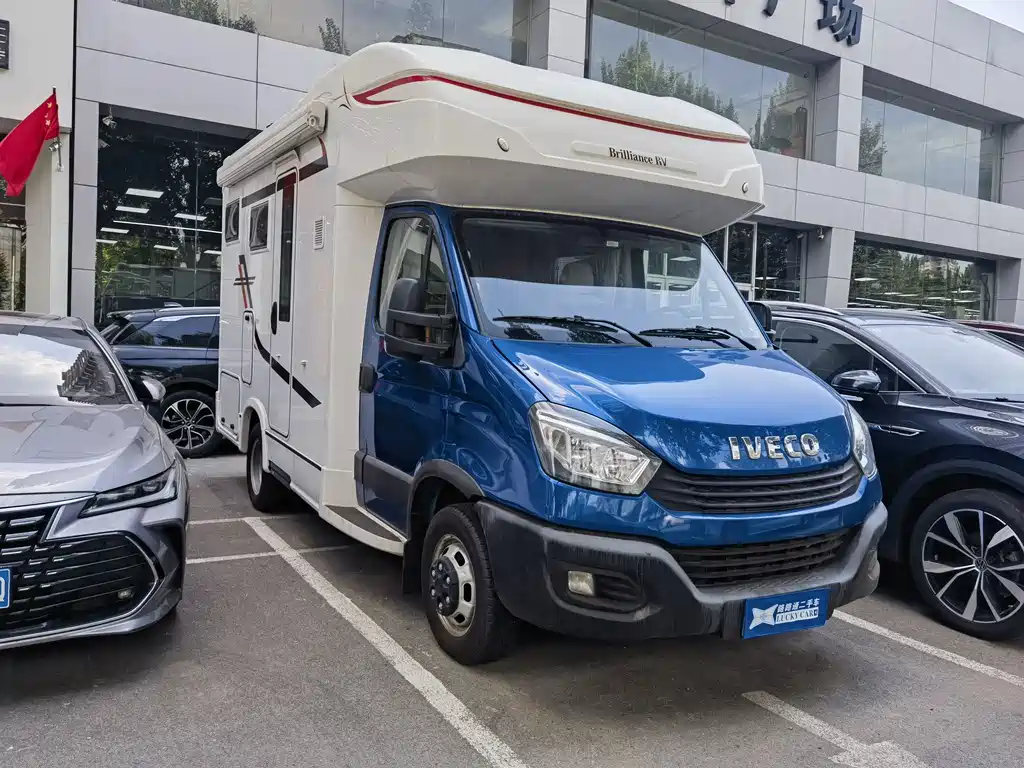 IVECO Daily 拓锐斯特C型单拓展房车 2019款 3.0 T 手动