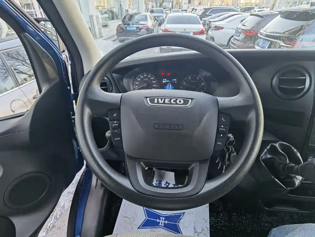 IVECO Daily 拓锐斯特C型单拓展房车 2019款 3.0 T 手动