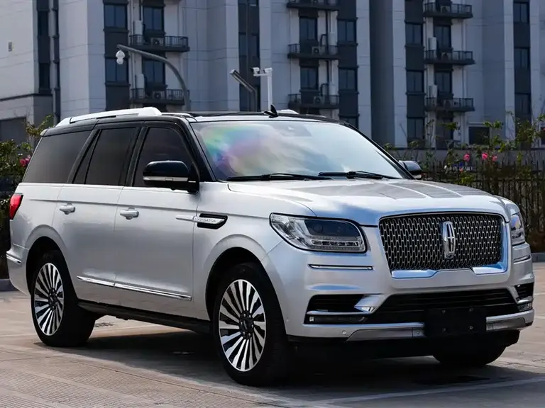 Lincoln Navigator 3.5 T Honor Shine