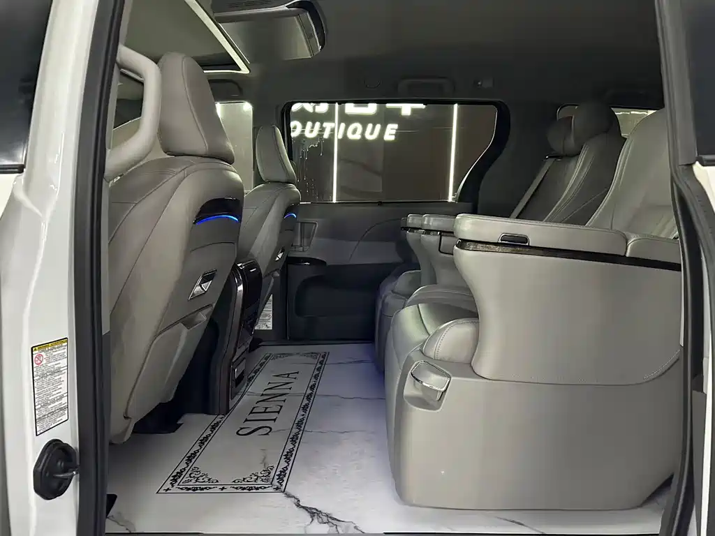 SIENNA 3.5 L Auto
