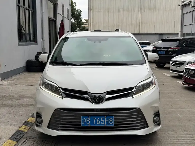 Toyota SIENNA 3.5 L Auto