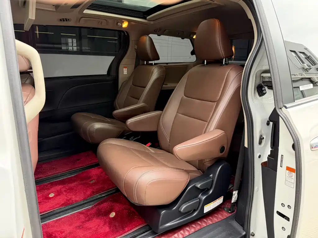 SIENNA 3.5 L Auto