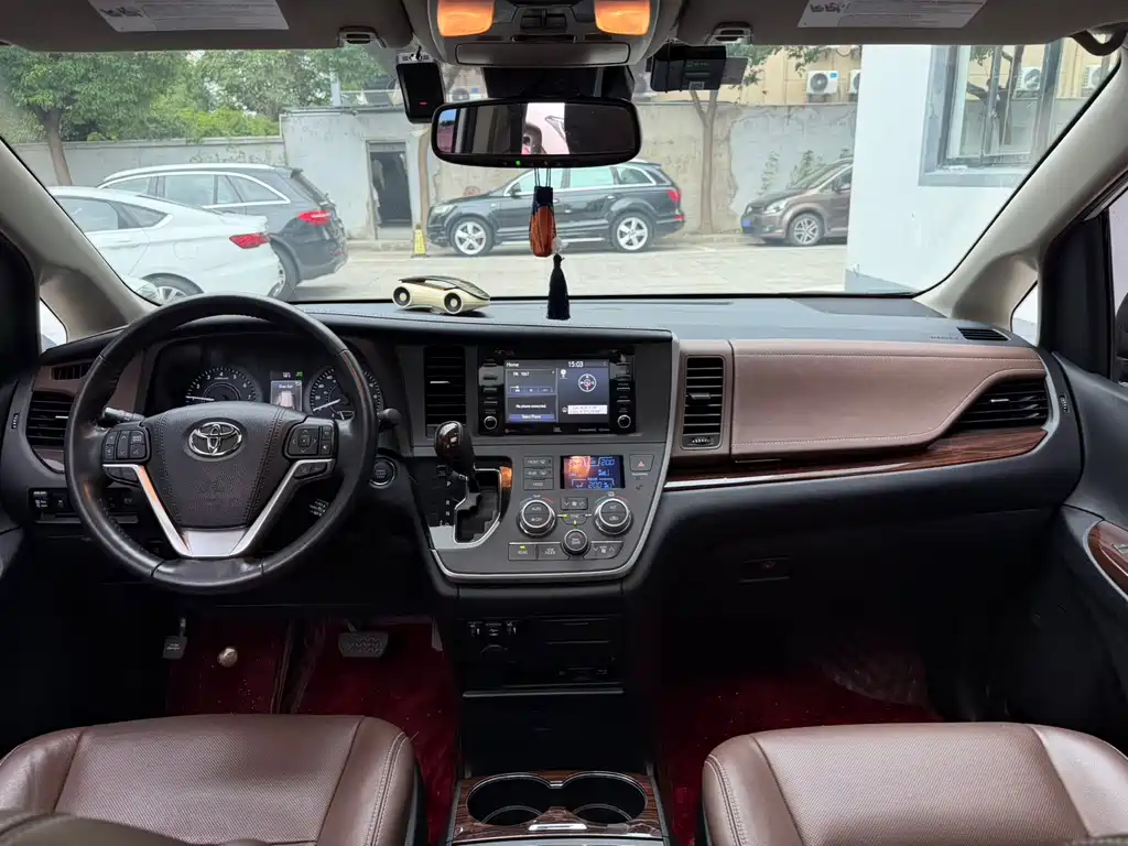 SIENNA 3.5 L Auto