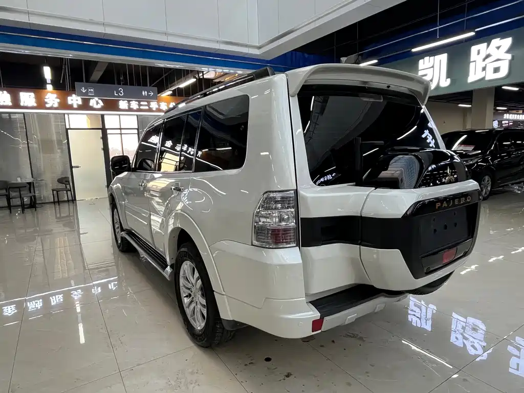 Pajero (Import) 3.8 L Auto