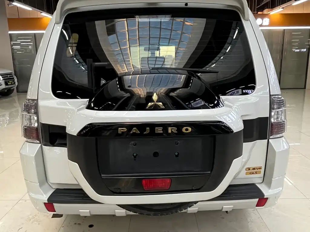 Pajero (Import) 3.8 L Auto