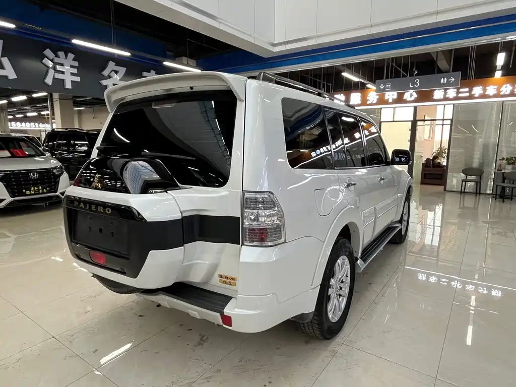 Pajero (Import) 3.8 L Auto