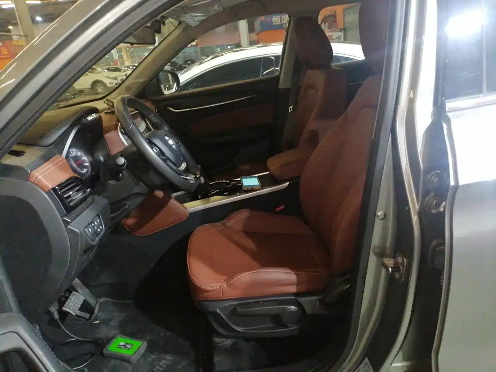 Brilliance V6 1.5 T Auto Distinguished