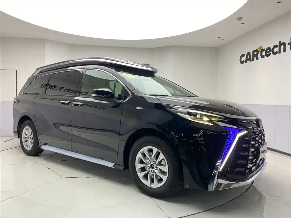 Granvia 2.5 L Auto
