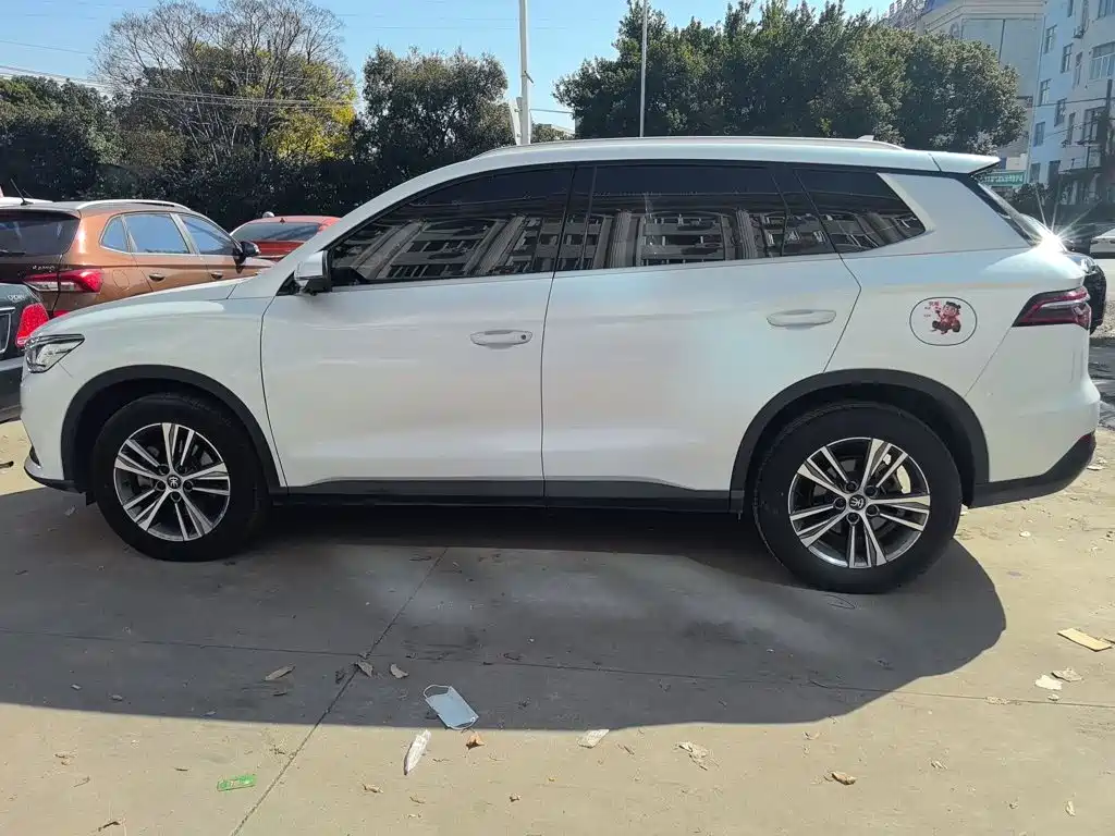 Song Pro 1.5 T Auto Luxury