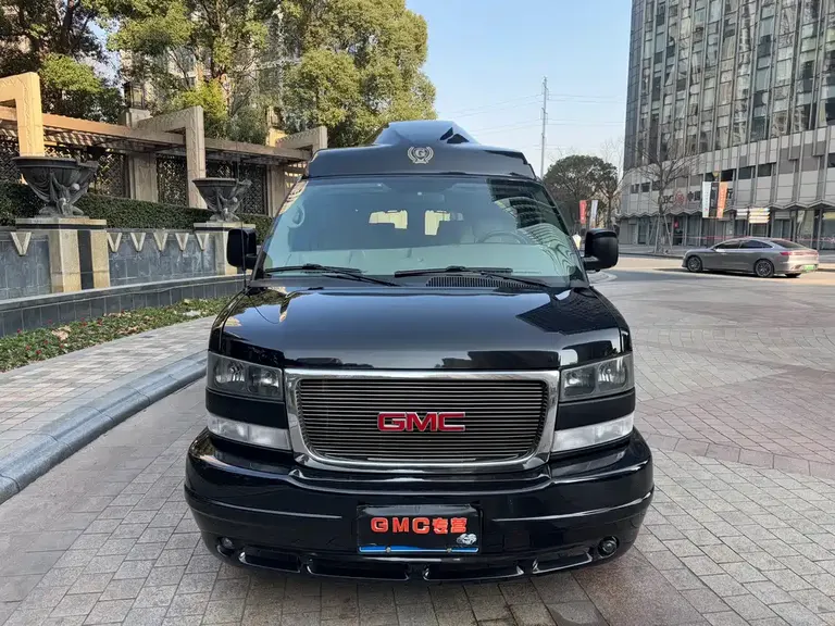 GMC SAVANA 5.3 L Auto