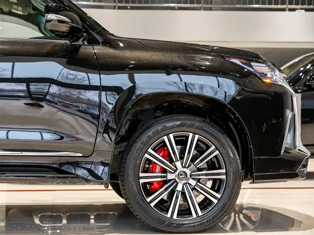 Lexus LX 570 Canada Spec