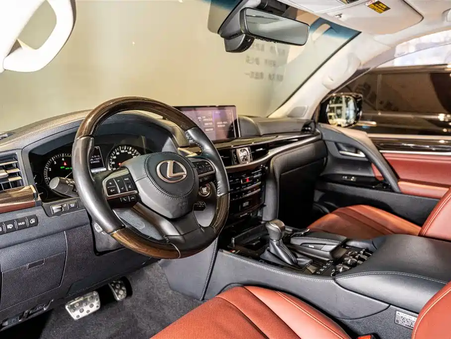 Lexus LX 570 Canada Spec