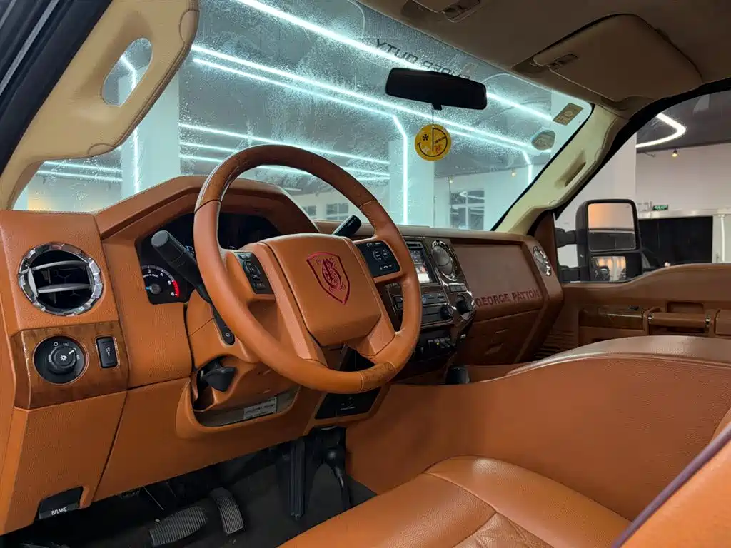 Zhanche 战车 2014款 6.8 L 自动