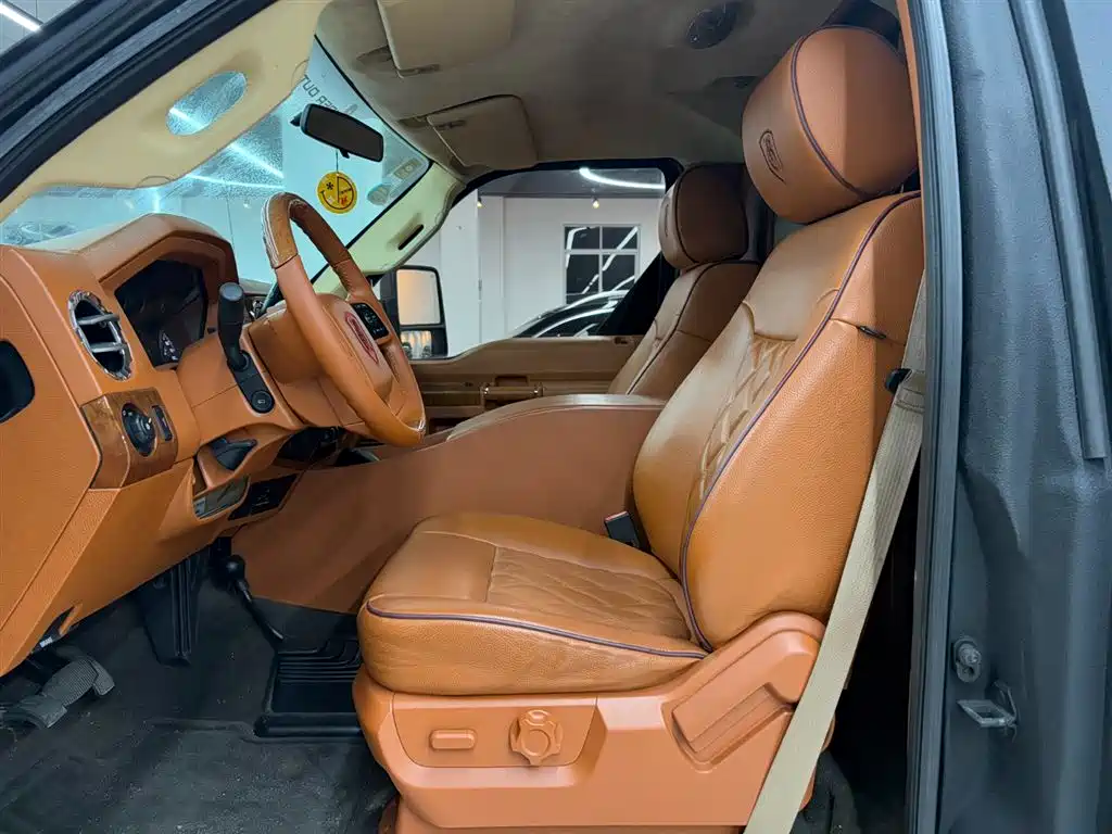 Zhanche 战车 2014款 6.8 L 自动
