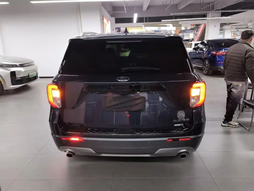 Explorer EcoBoost 285 4 WD Style 6-seat