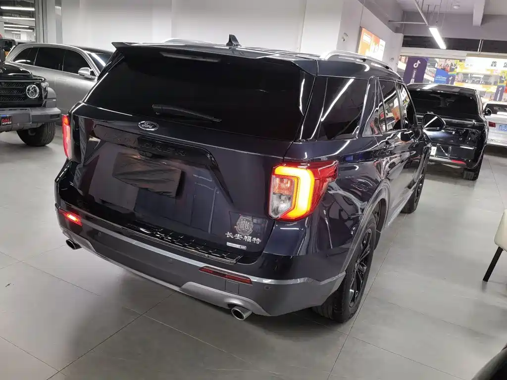 Explorer EcoBoost 285 4 WD Style 6-seat