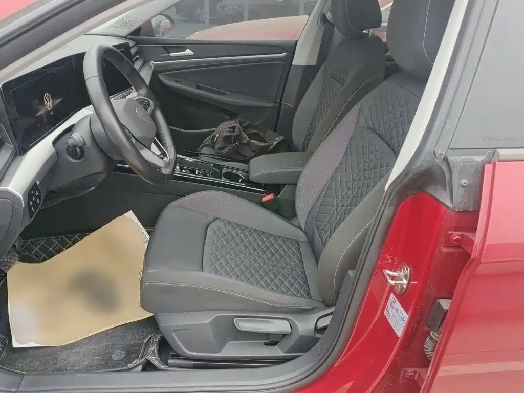 Lamando Lamando L 280 TSI DSG Hot