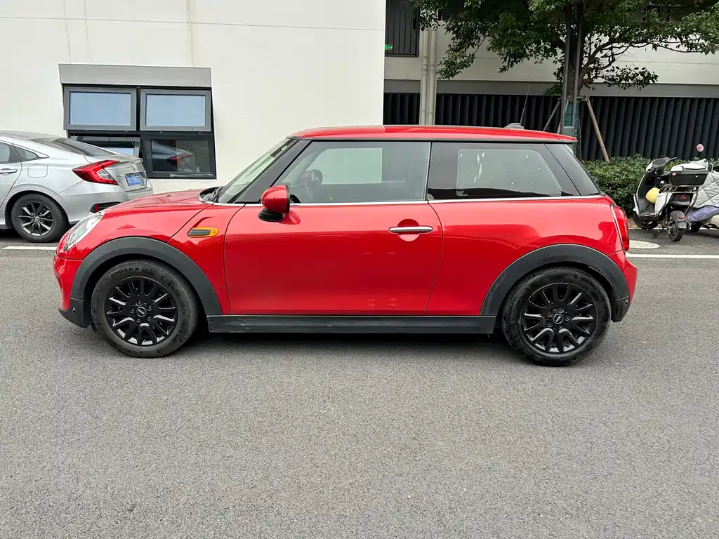 MINI 1.2 T ONE+