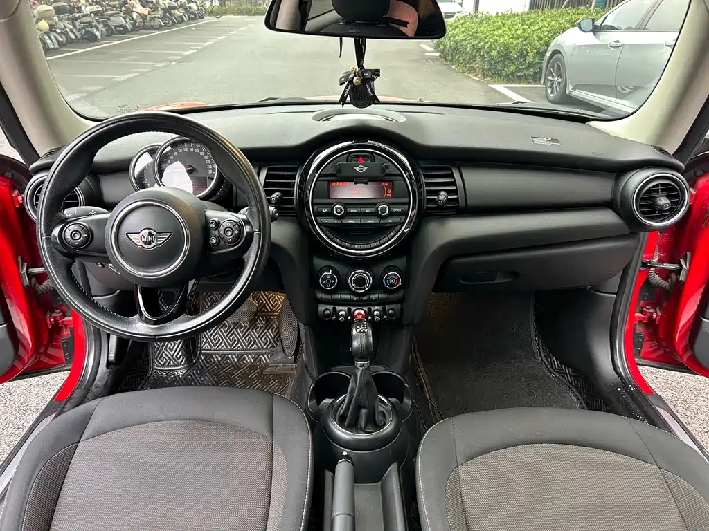 MINI 1.2 T ONE+