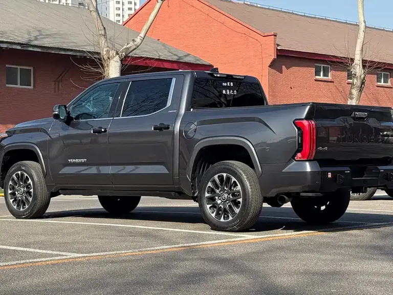 Toyota Tundra 坦途 2022款 3.5 T 加规版