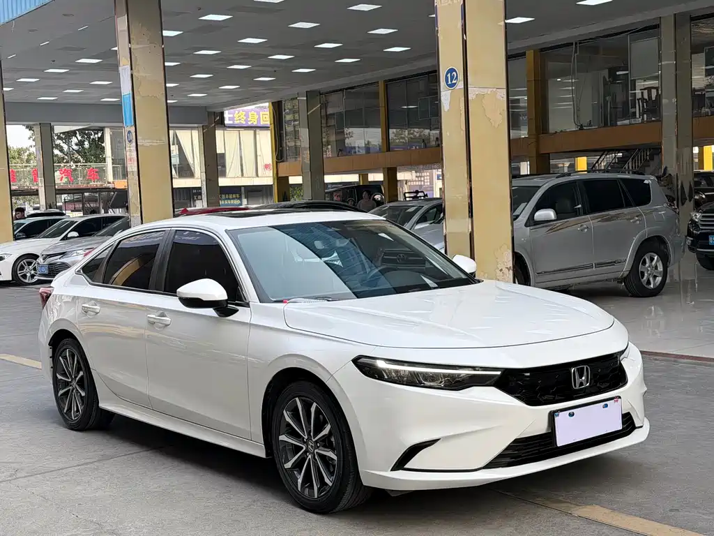 Integra 240 TURBO CVT Luxury
