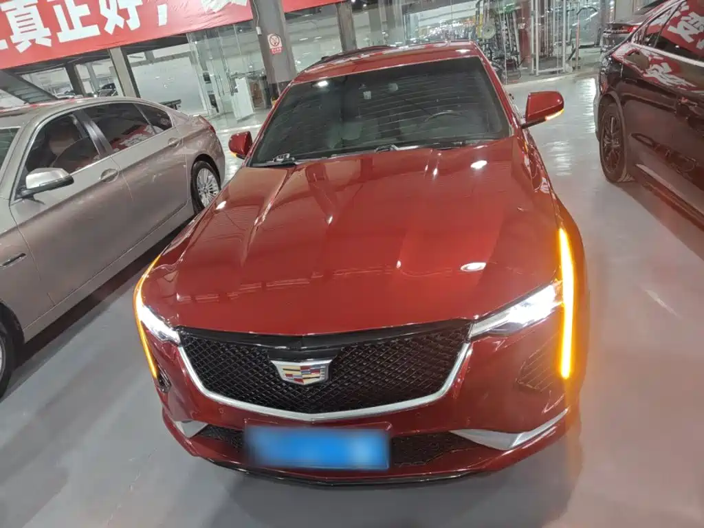 Cadillac CT4 28 T Fashion