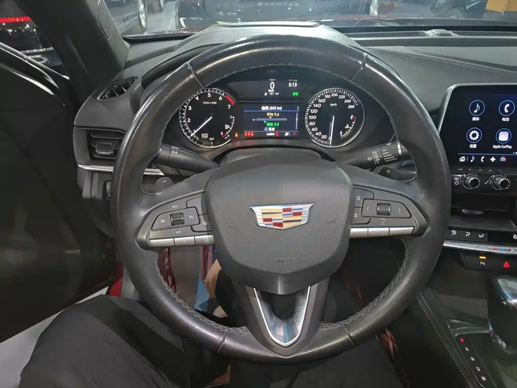 Cadillac CT4 28 T Fashion