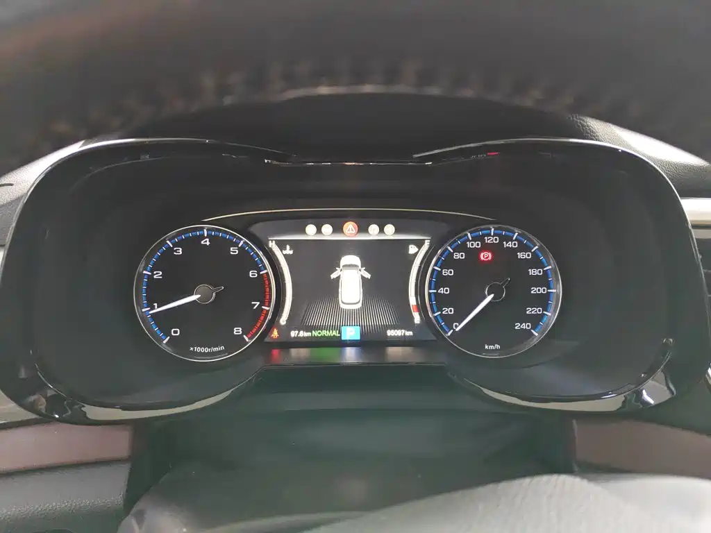 GAC Trumpchi GS8 320 T 2 WD Luxury Connected (7-seat)