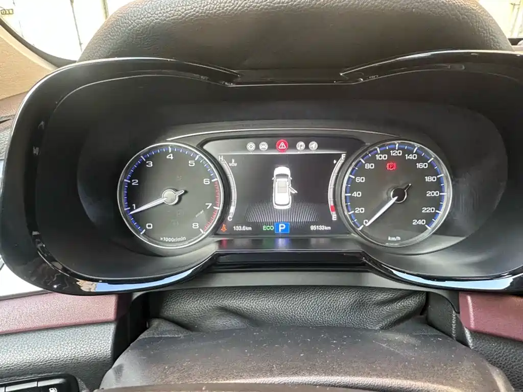 GAC Trumpchi GS8 320 T 2 WD Luxury Connected (7-seat)