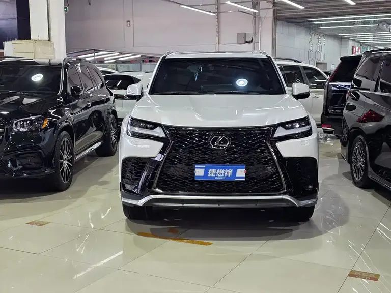 Lexus LX 600 7-seat F-Sport Sport US Spec