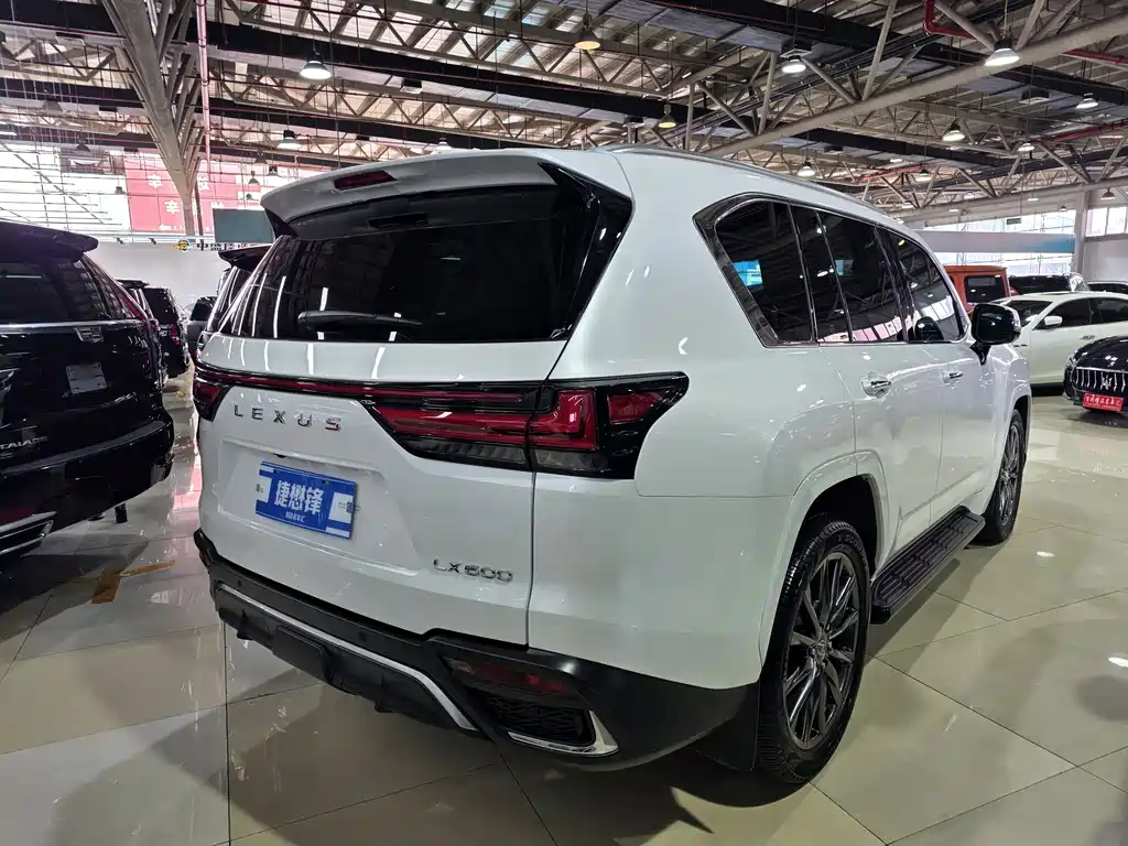 Lexus LX 600 7-seat F-Sport Sport US Spec
