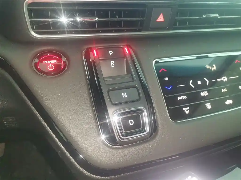 Elysion 2.0 L e:HEV Luxury