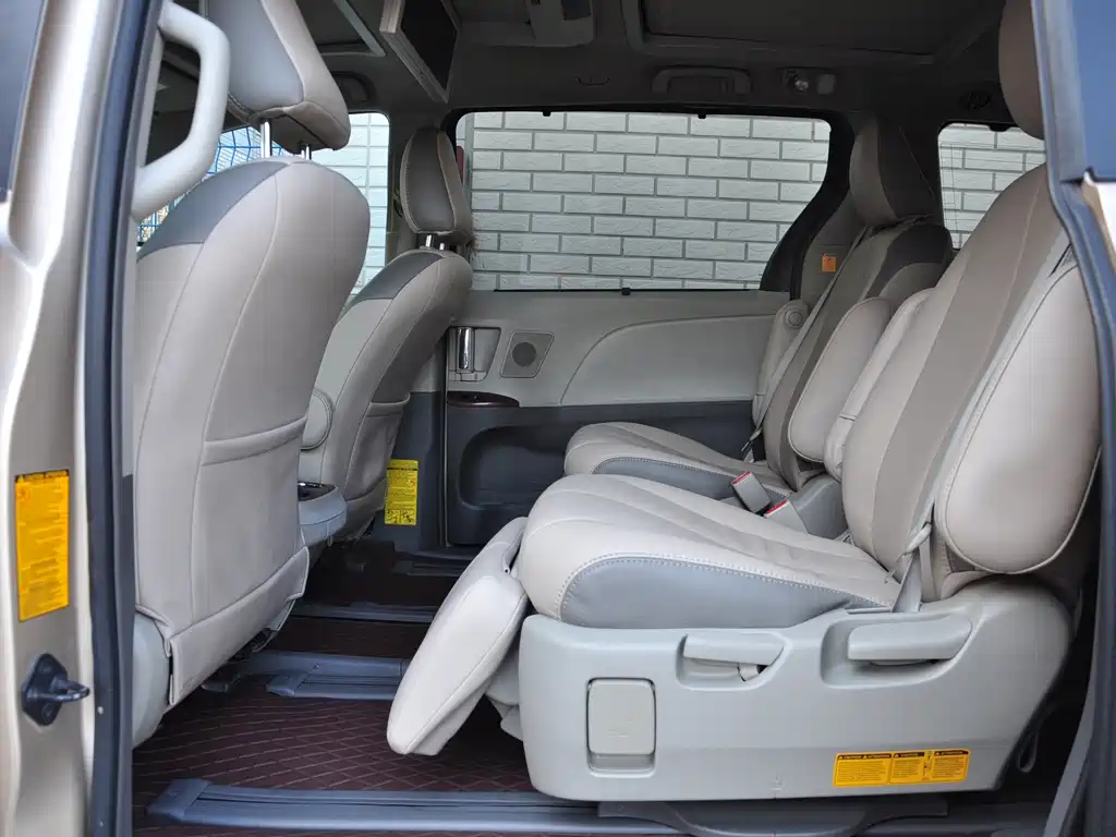 SIENNA 3.5 L 4 WD Auto