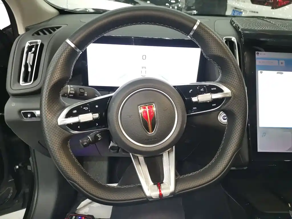 Hongqi HS3 PHEV 115 km Power Action