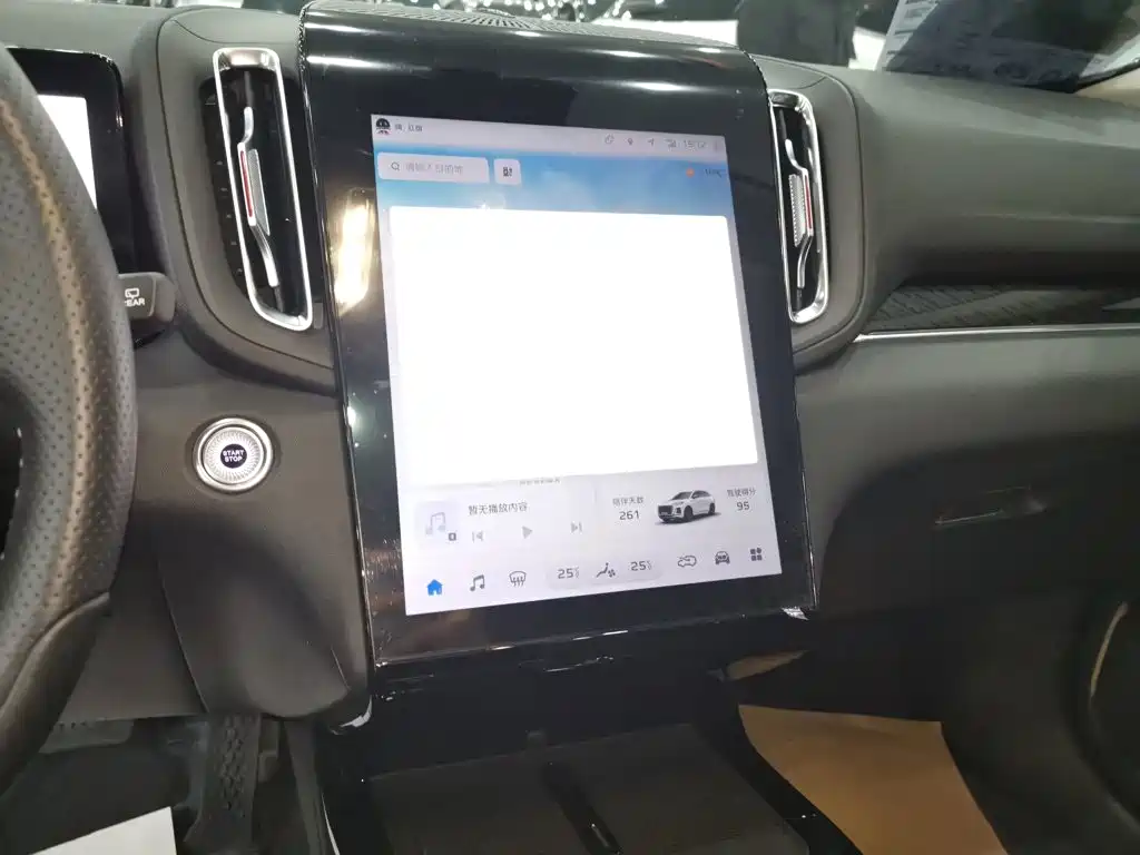 Hongqi HS3 PHEV 115 km Power Action