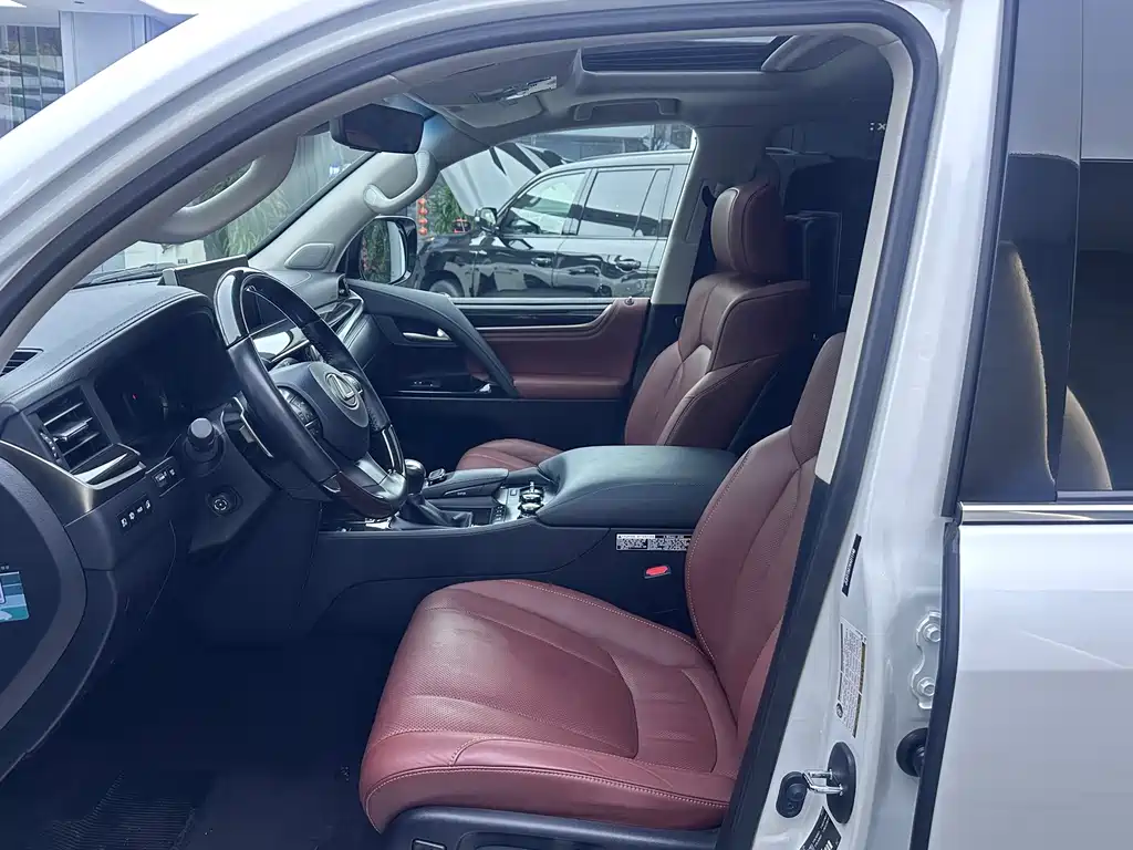 Lexus LX 570 Canada Spec
