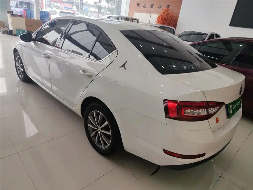 Octavia TSI230 DSG Comfort